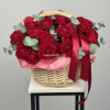 Мини-корзина с красными розами